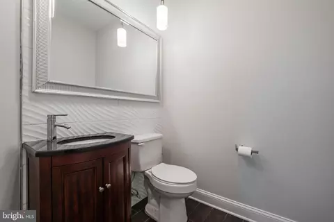 Entry Way - 4 Edwards Ct, Lawnside, NJ 08045 photo 6 of 10