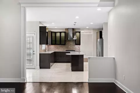 Entry Way - 4 Edwards Ct, Lawnside, NJ 08045 photo 5 of 10