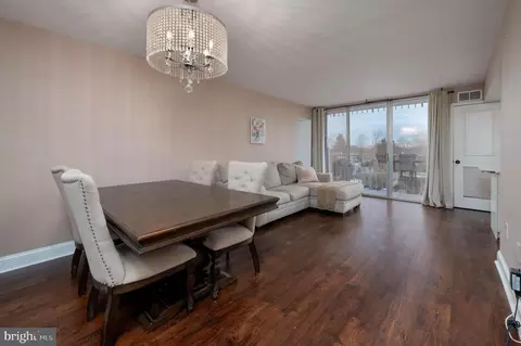401 Cooper Landing Rd #321, Cherry Hill, NJ 08002