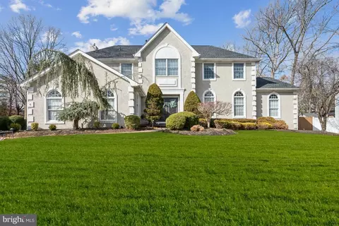 4 Moonshadow Ct, Voorhees, NJ 08043