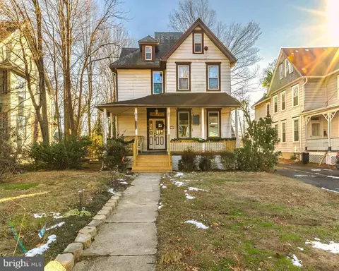 28 W Walnut Ave, Merchantville, NJ 08109