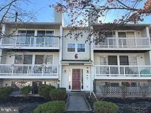 71 Kenwood Dr, Sicklerville, NJ 08081
