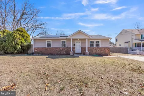 132 E Taunton Ave, West Berlin, NJ 08091