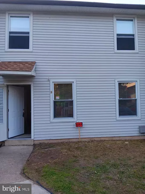 9 Berkshire Rd, Sicklerville, NJ 08081