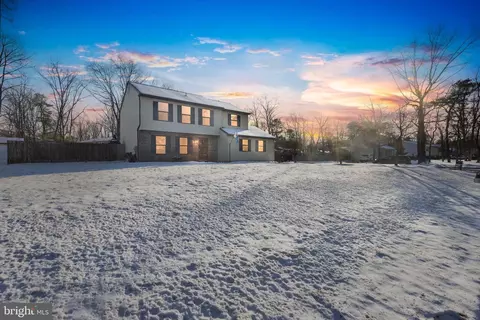 5 Acorn Rd, West Berlin, NJ 08091