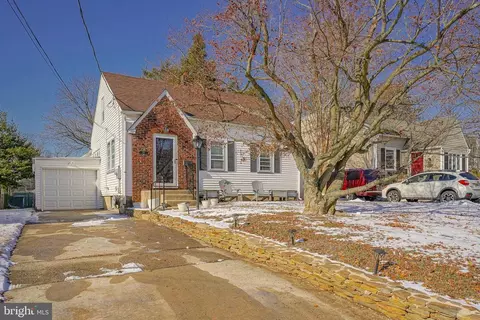 211 W Wayne Ter, Collingswood, NJ 08108
