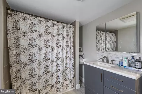 Bath - 457 4th Ave, Lindenwold, NJ 08021 photo 1 of 1