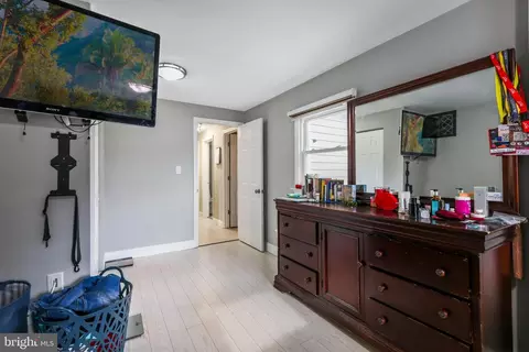 Entry Way - 457 4th Ave, Lindenwold, NJ 08021 photo 2 of 3
