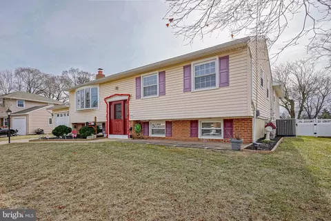 1038 Prospect Ln, Somerdale, NJ 08083