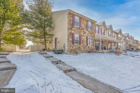 44 Normans Ford Dr, Sicklerville, NJ 08081