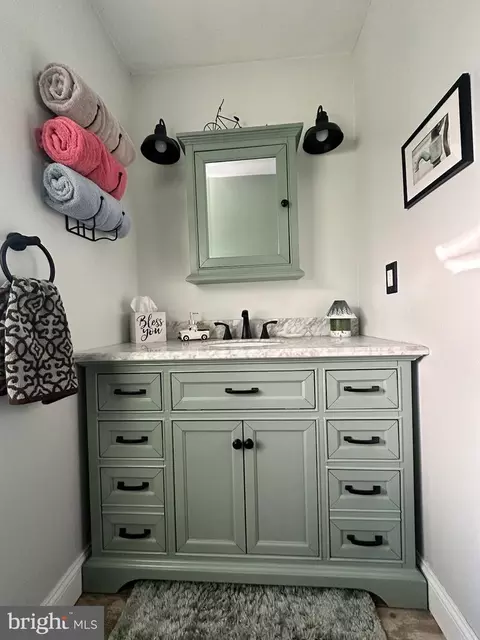 Bath - 433 Wright Ave, Berlin, NJ 08009 photo 2 of 3