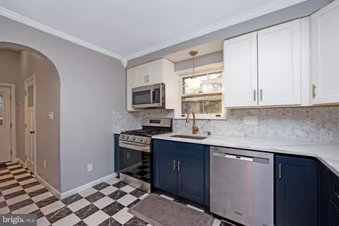 Entry Way - 322 Estaugh Ave, Haddonfield, NJ 08033 photo 2 of 4