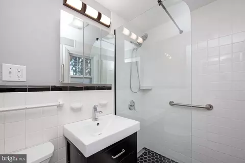 Bath - 322 Estaugh Ave, Haddonfield, NJ 08033 photo 3 of 3