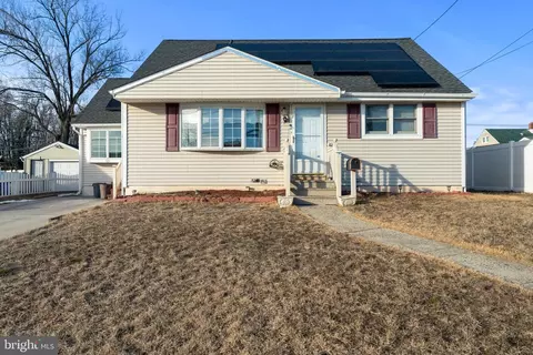 214 Saunders Ave, Bellmawr, NJ 08031