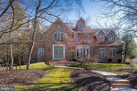 9 Shingle Oak Dr, Voorhees, NJ 08043