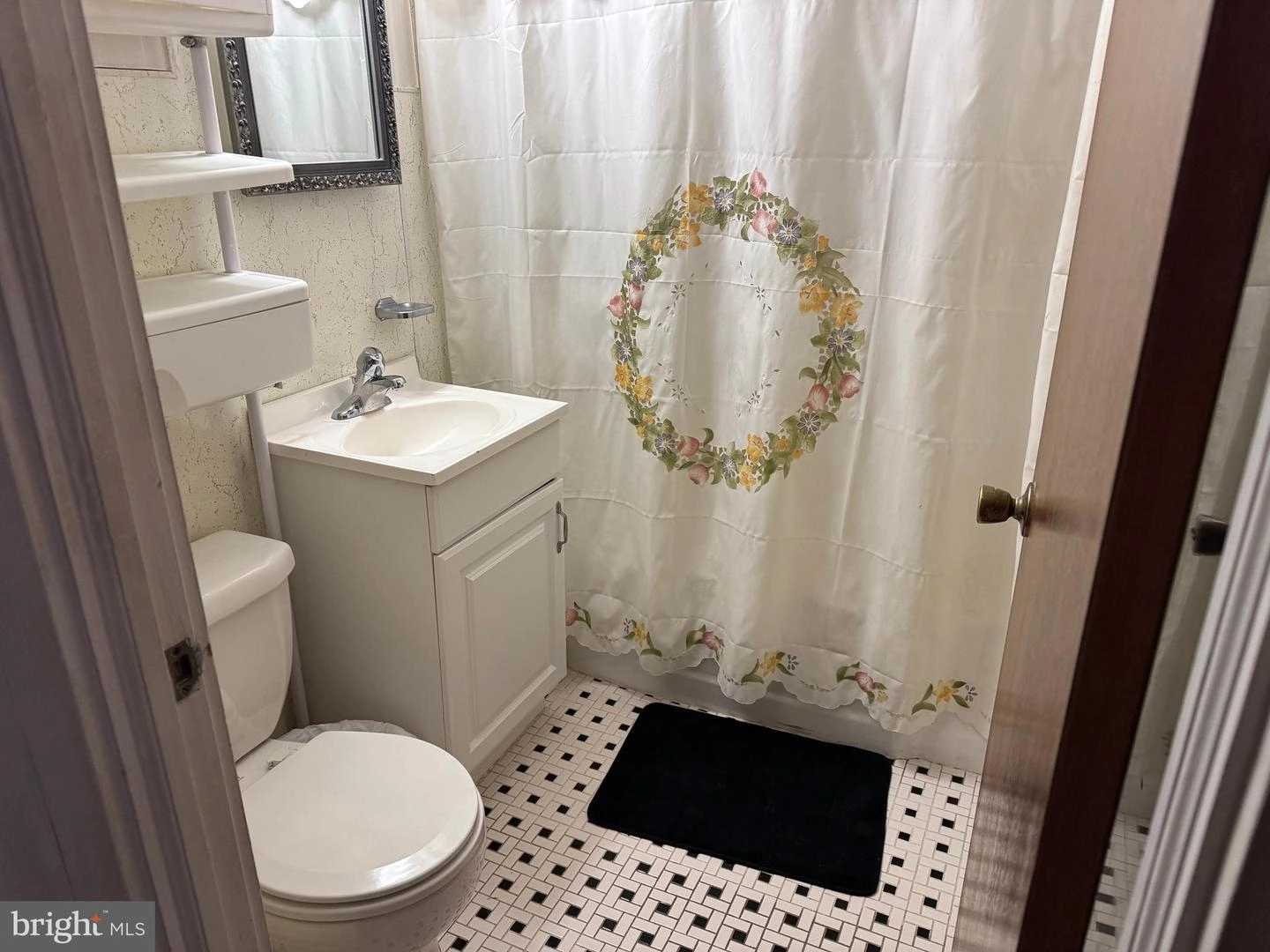 Bath - 112 State Ave, Lindenwold, NJ 08021 photo 1 of 1