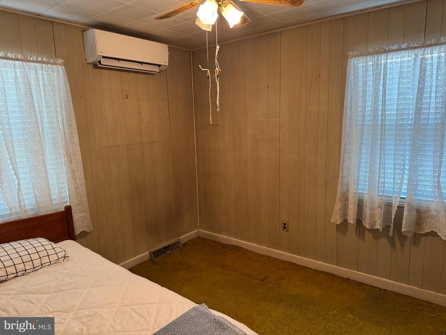 Bedroom - 112 State Ave, Lindenwold, NJ 08021 photo 2 of 2