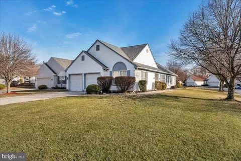 2 Glenview Ct, Gibbsboro, NJ 08026