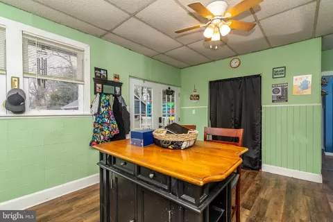 Entry Way - 100 Erial Rd, Clementon, NJ 08021 photo 2 of 5