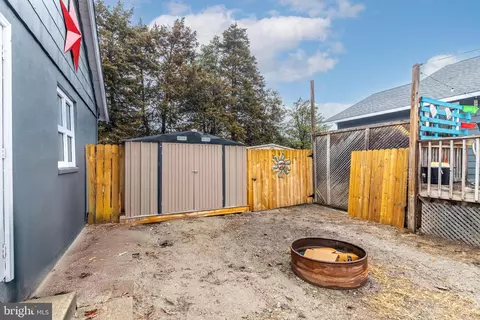 Exterior - 100 Erial Rd, Clementon, NJ 08021 photo 2 of 9
