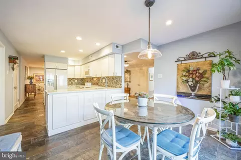 917 Chanticleer, Cherry Hill, NJ 08003