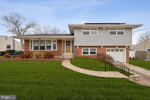 417 Saratoga Dr, Cherry Hill, NJ 08002