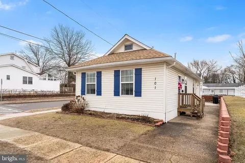 101 Washington Ave, Mount Ephraim, NJ 08059