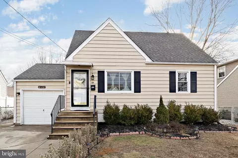 21 Monroe Ave, Bellmawr, NJ 08031