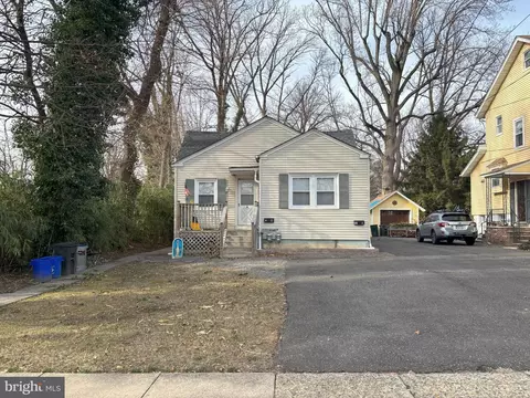 151 E Bettlewood Ave, Oaklyn, NJ 08107