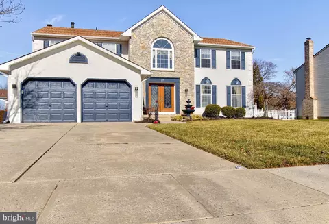 27 Sofia Dr, Blackwood, NJ 08012