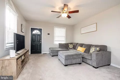 433 Middlesex St, Gloucester City, NJ 08030