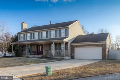 9 Bainbridge Ct, Sicklerville, NJ 08081