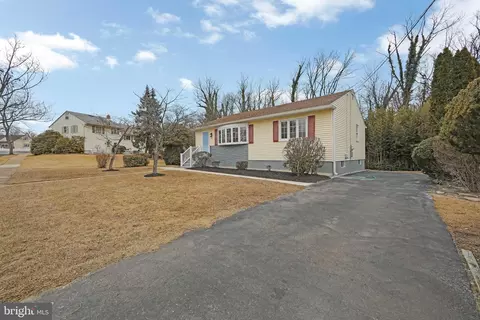 408 W 1st Ave, Runnemede, NJ 08078