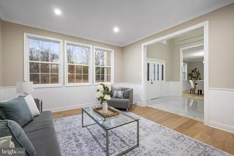 Living - 6 River Run, Lawnside, NJ 08045 photo 5 of 5