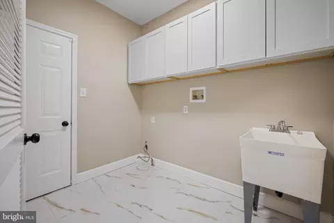 Entry Way - 6 River Run, Lawnside, NJ 08045 photo 9 of 15