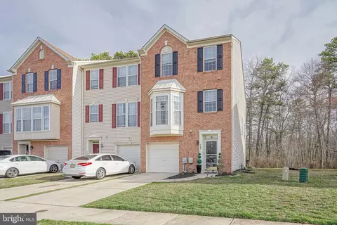 108 Colts Neck Dr, Sicklerville, NJ 08081