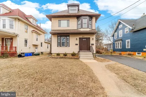 231 E Knight Ave, Collingswood, NJ 08108