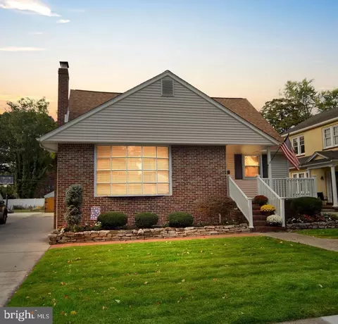 21 E Vassar Rd, Audubon, NJ 08106