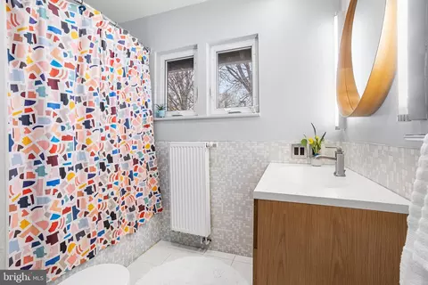 Bath - 608 Cedar Ave, Haddonfield, NJ 08033 photo 3 of 5