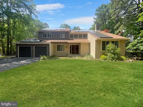 6 Hazelhurst Dr, Voorhees, NJ 08043