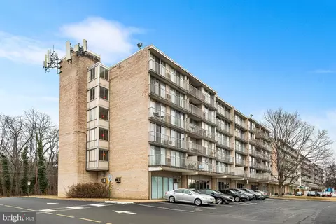 315 Playa Del Sol, Cherry Hill, NJ 08002