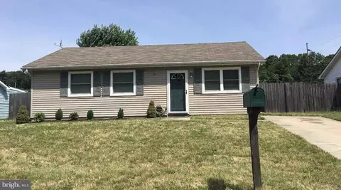 38 Cambridge Ave, Sicklerville, NJ 08081