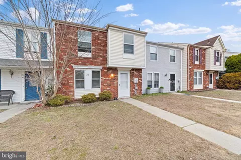 22 Vanderbilt Ct, Sicklerville, NJ 08081