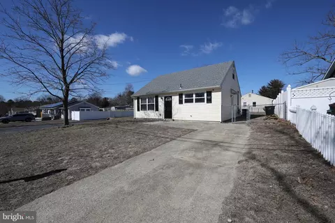 58 Girard, Sicklerville, NJ 08081