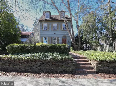8 Roberts Ave, Haddonfield, NJ 08033