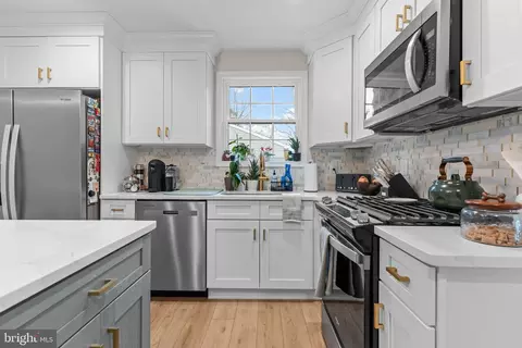 Kitchen - 1015 Crest Rd, Pine Hill, NJ 08021 photo 2 of 3