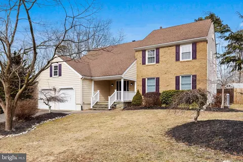 16 Rollingwood Dr, Voorhees, NJ 08043