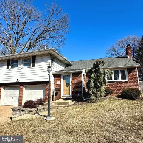 118 Spring House Rd, Cherry Hill, NJ 08002