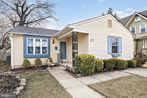 338 W Pine St, Audubon, NJ 08106