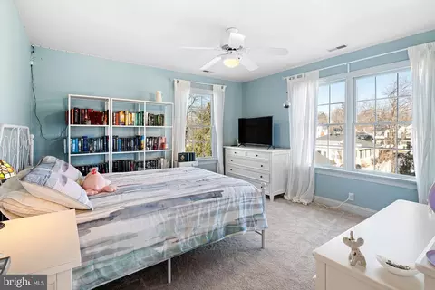Bedroom - 417 E Summit Ave, Haddonfield, NJ 08033 photo 3 of 8